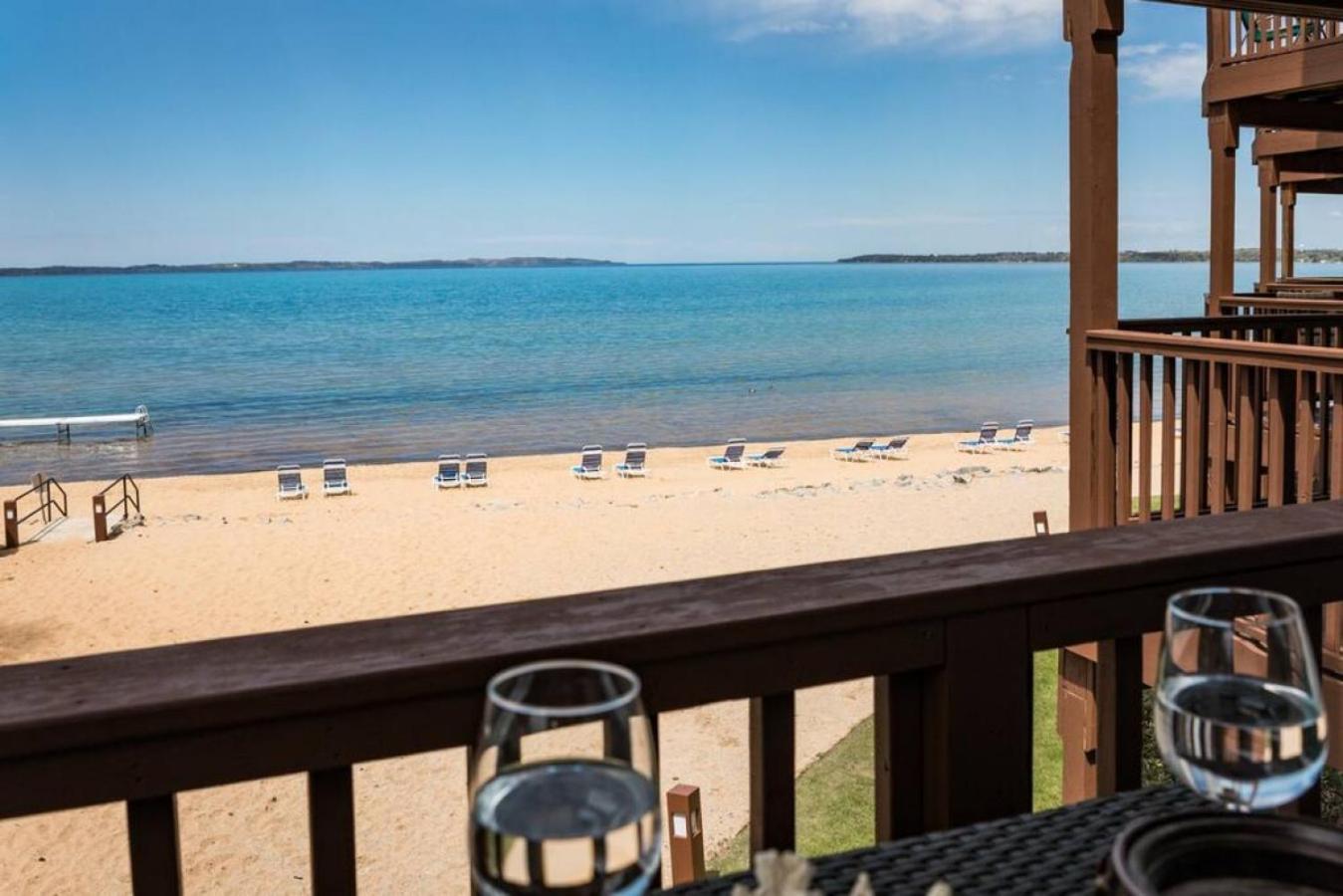 New Listing Beach Bliss 211! Stunning Bay View Traverse City Exterior photo
